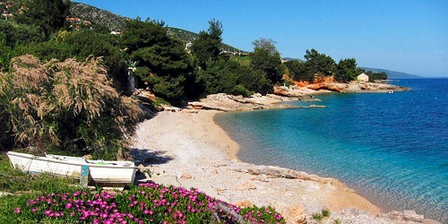 Splendide plage sur l'île de Hvar